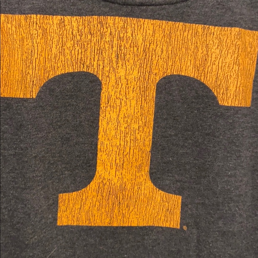 University of Tennessee Women’s Sweatshirt - Picture 2 of 5